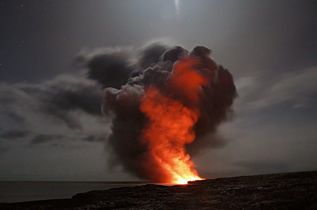 volcano, hawaii, lava-2262295.jpg